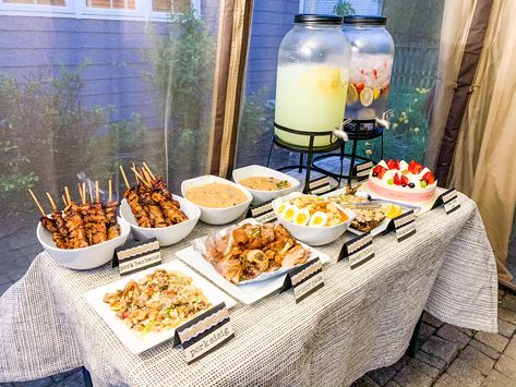 Filipino Food Table Spread Christmas Food Philippines, Filipino Buffet Table Set Up At Home, Cookout Table Setup, Filipino Food Buffet, Filipino Birthday Party Food Ideas, Filipino Birthday Food, Filipino Table Setting, Pinoy Birthday Party Food, Food Set Up Ideas