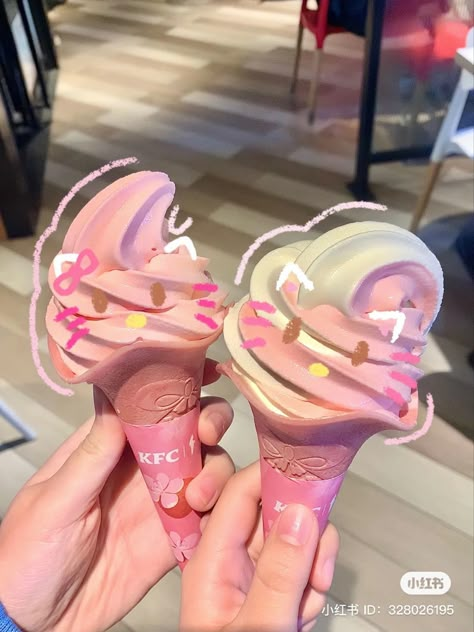 Ice Cream Pictures, Chinese Snacks, Colorful Desserts, Yummy Ice Cream, Kawaii Cooking, Asian Snacks, Doodle On Photo, Cute Desserts, Foto Ideas Instagram