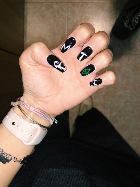 Bmth Nailart, Bmth Nails, Bring Me The Horizon Nails, Bring Me The Horizon Tattoo, Hairline Tattoos, Nail Options, Growing Facial Hair, Rock Nails, Fake Nails Designs