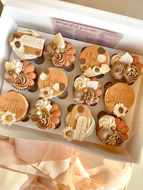 Terracotta Cupcakes, Boho Wedding Cupcakes, Boho Desserts, Boho Cupcakes, Bespoke Cupcakes, Friendsgiving Dessert, Fall Cake Pops, Wildflower Cake, Ramadan Sweets