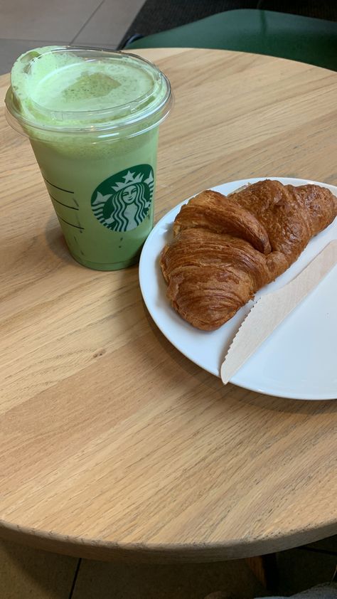 #starbucks #matcha Matcha Starbucks, Starbucks Matcha, Matcha Aesthetic, Aesthetic Ideas, Starbucks Drinks, My Vibe, Matcha, Healthy Eating, Diet