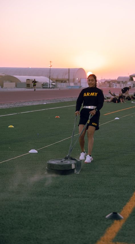 When you're determined, nothing can stop you. Start with our fitness plan to transform your physical and mental strength. Army Training Aesthetic, National Guard Aesthetic, Coast Guard Aesthetic, Ex Military Aesthetic, Army Training, Stem Careers, Warrant Officer, Army National Guard, Luxury Private Jets