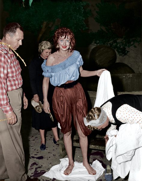 1956: Lucille Ball needs to be cleaned up after I Love Lucy’s famous “grape-stomping” scene. I Love Lucy Grape Stomping, Lucille Ball Outfits, Grape Stomping Outfit, Grape Stomping, Wine Memes, I Love Lucy Show, 70s Tv, Wine Meme, Lucy And Ricky