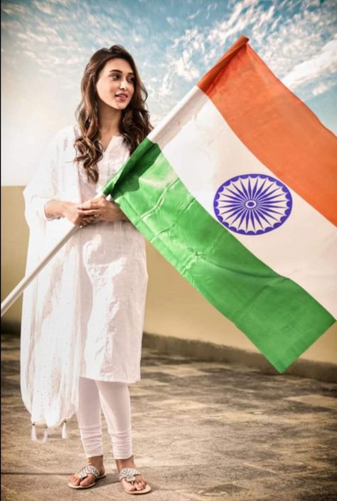 26 January Republic Day Girls Dp, Republic Day Dress Ideas For Women, Independence Day Outfit Women Indian, Independence Day Photoshoot, Flag Dp, Happy Independence Day Status, Mimi Chakraborty, Independence Day Status, Cartoons Krishna