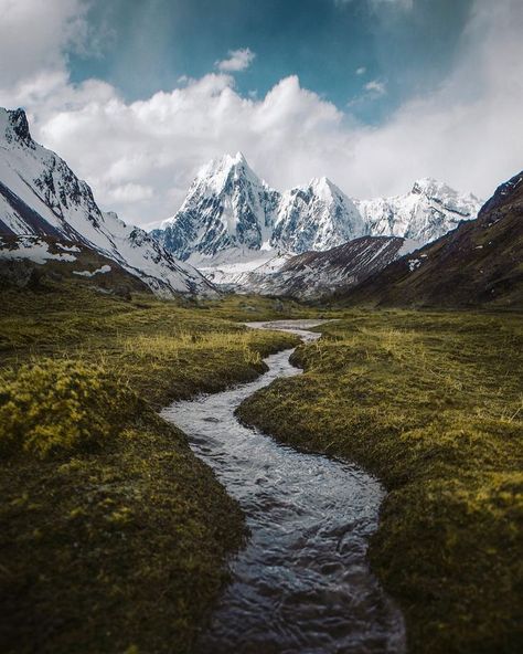 Andes Mountains, Peru - by Emmett Sparling Countryside Photos, Backpacking South America, Andes Mountains, Mountain Photos, Mountain Photography, Peru Travel, South America Travel, On The Road Again, Travel Alone