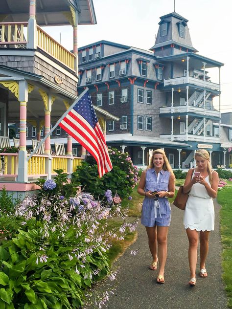 Summercamp Hotel Marthas Vineyard Martha's Vineyard Outfit, Martha’s Vineyard Outfits, Marthas Vineyard Outfit, Marthas Vineyard Aesthetic, Vineyard Outfit, Marthas Vinyard, Nantucket Hotels, Hamptons Aesthetic, Oak Bluffs