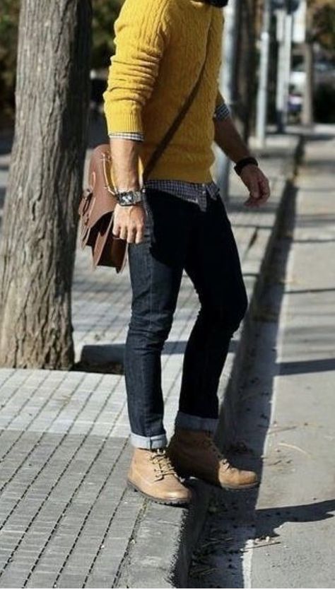 Yellow Sweater Outfit, Business Casual Attire For Men, Winter Mode Outfits, Outfit Hombre, Men With Street Style, Casual Professional, Winter Fashion Outfits Casual, Mens Fashion Smart, Sweater Outfit