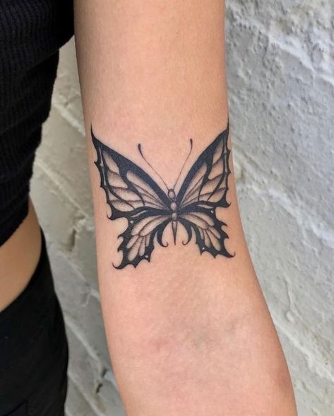 Big Butterfly Hand Tattoo, Fairy Butterfly Tattoo, Goth Butterfly Tattoo, Edgy Butterfly Tattoo, Y2k Butterfly Tattoo, Big Butterfly Tattoo, Gothic Butterfly Tattoo, 17 Tattoo, Tattoo Crystal