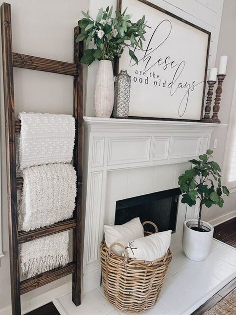 Cozy Farmhouse Living Room, Diy Blanket, Farmhouse Living Room Decor, Farmhouse Living Room Decor Ideas, Diy Blanket Ladder, Blanket Ladder, Farmhouse Living Room, Living Room Decor Ideas, Cozy Farmhouse