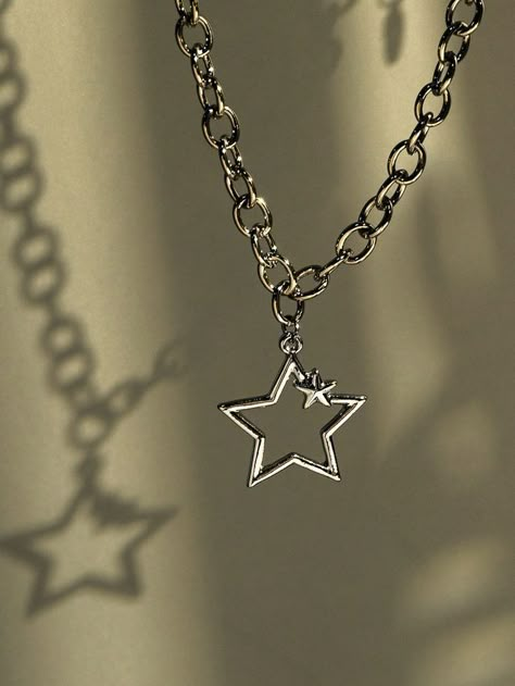 Edgy Jewelry, Star Charm Necklace, Jewelry Accessories Ideas, Funky Jewelry, Jewelry Lookbook, Fancy Jewelry, Girly Jewelry, Jewelry Inspo, Dream Jewelry