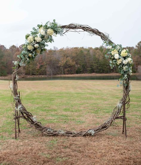 Arch With White Flowers, Wedding Circle Arch, Tea Party Bridal Shower Decorations, Tree Branch Wedding, Tree Arch, Arbor Decor, Garden Arch Trellis, Circle Arch, Bridal Party Bouquets