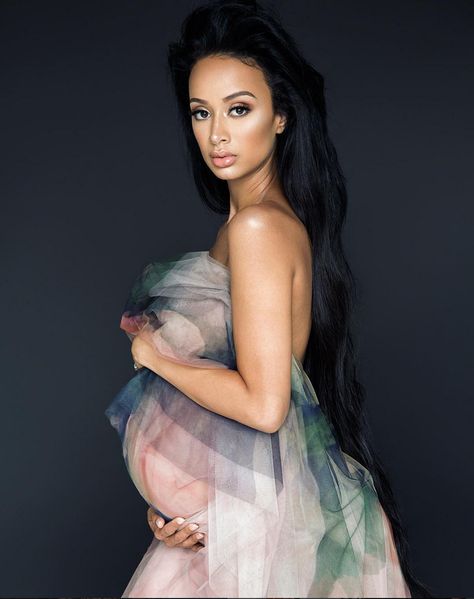 Maternity Studio Photoshoot, Studio Maternity Photos, Draya Michele, Maternity Photography Studio, Maternity Photoshoot Outfits, Couple Pregnancy Photoshoot, Maternity Studio, Maternity Photography Couples, Beautiful Pregnancy