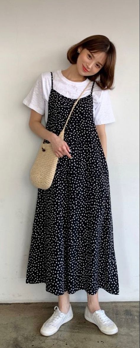 Modest Doctor Outfits, Japanese Simple Outfit, Japanese Summer Outfits Casual, Latest Frock Designs For Women Casual, Japanese Fashion Women Casual Simple, Korean Shoes Outfit, Korean Fashion Summer 2024, Modest Japanese Outfits, Modest Summer Wear