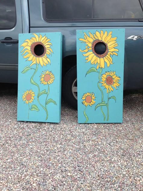 Hand made & hand painted wedding corn hole boards. Fun, unique and a lasting memory . Corn Hole Boards Paint Ideas, Fall Cornhole Boards, Cute Corn Hole Boards, Sunflower Cornhole Boards, Painted Corn Hole Boards Ideas, Painting Cornhole Boards Designs Diy, Cornhole Designs Paint, Cornhole Paint Ideas Design, Hand Painted Cornhole Boards