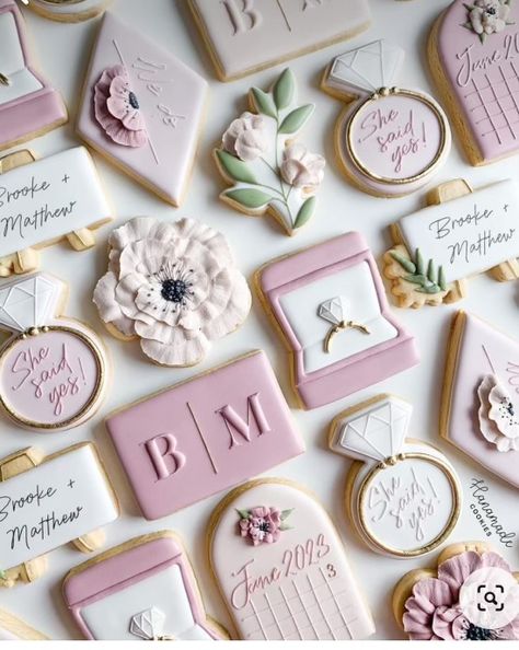 Engagement Party Cookies, Diy Engagement Gifts, Bridal Shower Tea Party Theme, Wedding Cookies Decorated, Elegant Cookies, Wedding Shower Cookies, Anniversary Cookies, Engagement Cookies, Bridal Cookies