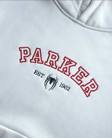 Hoodie Logo Design Ideas, Marvel Embroidery, Embroidered Anime, Gym Hoodies, Spiderman Hoodie, Parker Spiderman, T-shirt Print Design, Marvel Hoodies, T Shirt Design Template