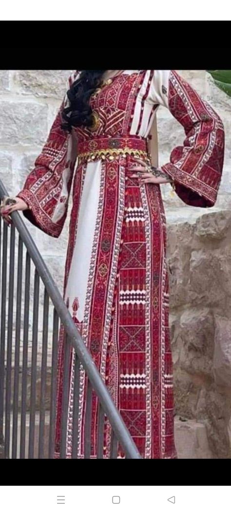 Tatreez Dress, Wire Crochet Jewelry, Henna Party, Wire Crochet, Folk Embroidery, Embroidery Dress, Traditional Clothing, Crochet Jewelry, Syria