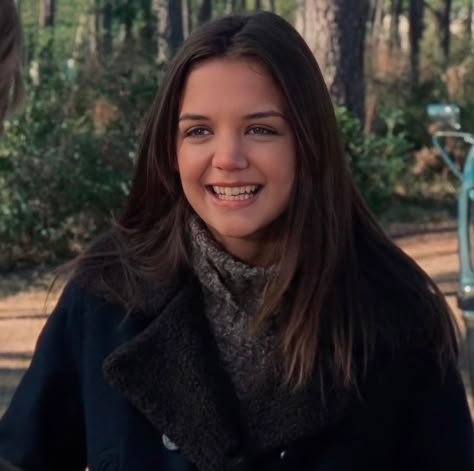 Katie Holmes Hair Long, Katie Holmes Dawson Creek, Katie Holmes Style 90s, Joey Potter Hair, Katie Holmes 90s, Joey Dawson's Creek, Katie Holmes Hair, Kate Holmes, Katie Holmes Style