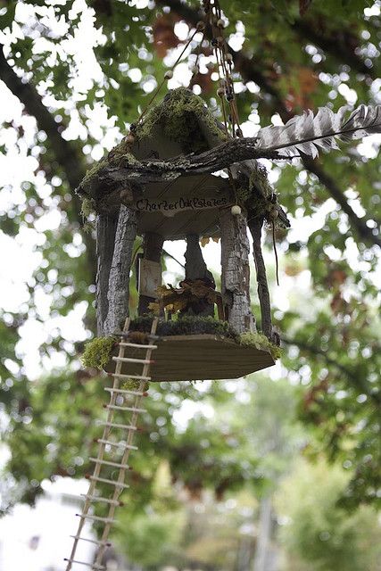 Un Jardin féérique -- Faerie Houses at the Florence Griswold Museum www.florencegrisw... Fairy Beds, Bunny Sanctuary, Faerie Garden, Casa Hobbit, Garden Escape, Fantasy Village, Fairy Homes, Mini Gardens, Garden Houses