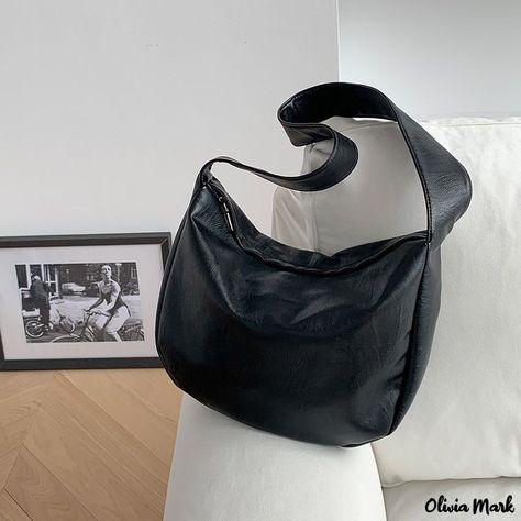 Olivia Mark - Fashion retro messenger bag large capacity crossbody bag shoulder bag female wide shoulder strap PU soft leather dumpling bag Cross Body Leather Bag, Big Crossbody Bag, Crossbody Bag Outfit, Uni Bag, Black Leather Messenger Bag, Womens Messenger Bag, Cross Shoulder Bags, Dumpling Bag, Black Crossbody Bag