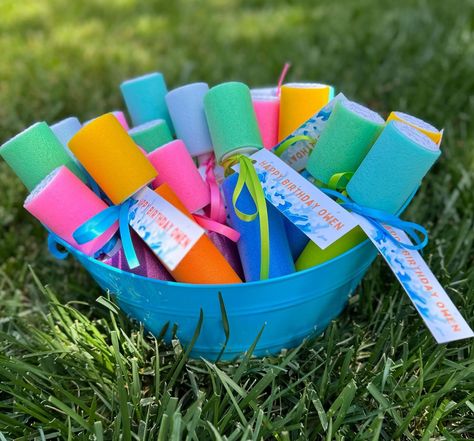 All dressed up and ready to party ☀️ #partyfavors #partyfavorideas #giftideas Pool Party Party Favors, Pool Party Goodie Bag Ideas, Pool Party Favors For Kids, Pool Party Favours, Waterpark Party Favors, Summer Gift Clear Bags, Summer Party Clear Bags, Playful Summer Gift Bags, Goodie Bags For Kids