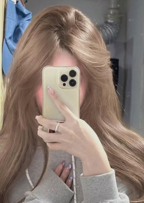 Brown Korean Hair, Korean Blonde Hair, Very Light Brown Hair, Milky Brown Hair, Hair Color Korean, Blonde Hair Korean, Korean Hairstyles, Korean Hair Color, Hair Inspiration Long