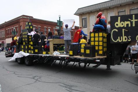 Super Hero Float Batman Float Parade, Batman Homecoming Float, Super Hero Parade Float Ideas, Superhero Event, Wagon Floats, Superhero Vbs, Carnival Floats, Beer Bike, Homecoming Floats