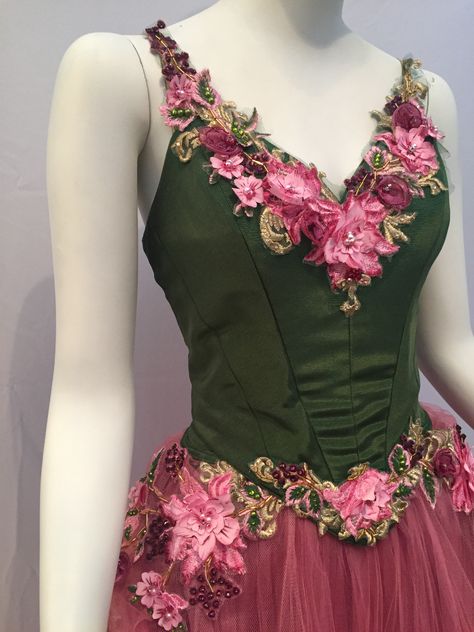 Waltz Of The Flowers Costume, Nutcracker Dance Costumes, Nutcracker Flowers Costume, Fantasia Nutcracker Suite, Flower Ballet Costume, Nutcracker Waltz Of The Flowers, Casual Fantasy Clothing, Nutcracker Ballet Costumes Arabian, Nutcracker Ballet Costumes