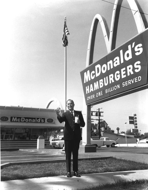 Ray Kroc, French Fries Recipe, Mcdonald's Restaurant, No Quarter, San Bernardino, Fast Food Restaurant, Print Poster, Vintage Photos, Walt Disney