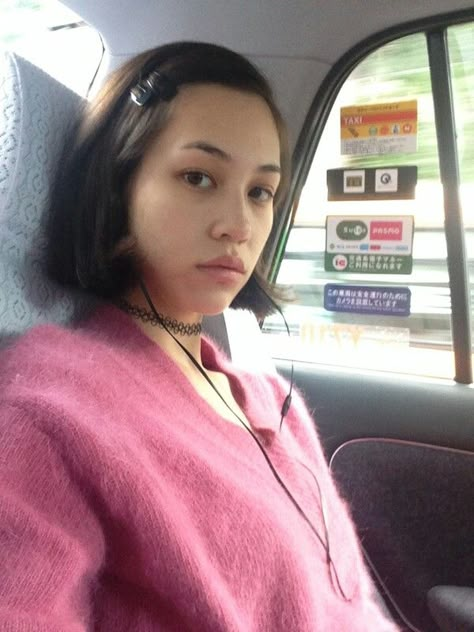 Bob Hair Styling, Cool Toned Pink, Kiko Mizuhara Style, Mathilda Lando, Vintage Vivienne Westwood, Kiko Mizuhara, Aesthetic Grunge Tumblr, Internet Girl, 2014 Tumblr