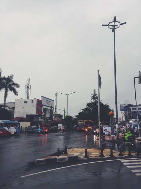 After rainy day di perempatan Jl. Panjang. Desember, 2019   #rainy #rainydays #jakarta #hujan #lampumerah #jalan Quote Wall, Wall Quotes, Rainy Day, Jakarta, New York Skyline, Wall, Travel, Quick Saves