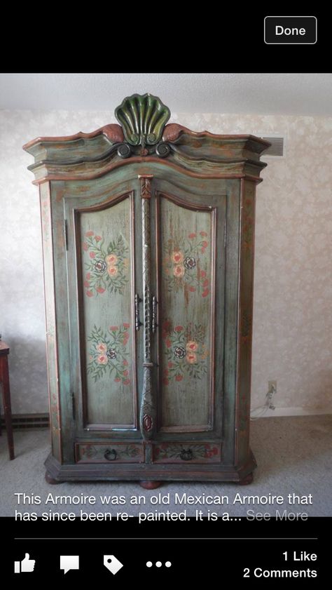 Retro Wardrobe Furniture, Cottagecore Wardrobe Furniture, Old Wooden Wardrobe, Vintage Wardrobe Makeover, Wooden Wardrobe Ideas, Room Wardrobe Design, Dresser Painting, Old Wardrobe, Fancy Furniture