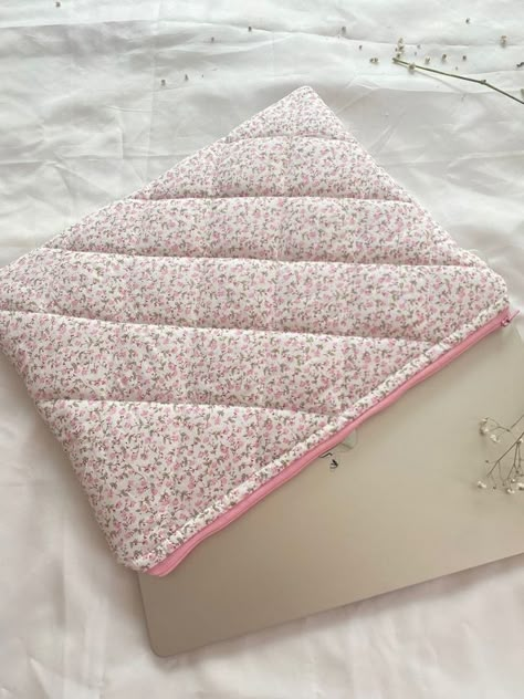 cozythingshoppu - Etsy Barbados Cute Laptop Bags, Chic Phone Case, Handmade Makeup Bag, Pink Macbook, Ipad Pouch, Macbook Bag, Cute Laptop, Laptop Pouch, School Bag Essentials