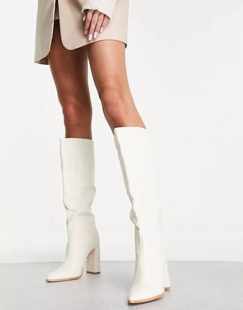 White High Boots, White Wedding Boots, White Knee High Boots, High Heel Boots Outfit, Womens White Boots, Smart Outfits, Knee Boots Outfit, High Boots Outfit, Outfits 70s