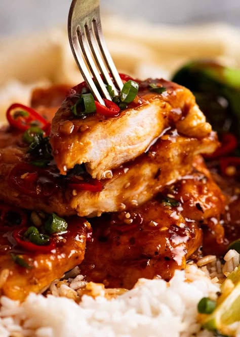 Quick Chicken Dishes, Honey Chilli Chicken, Delicious Shots, Chilli Chicken Recipe, Recipe Storage, Tin Eats, Sweet Chilli Chicken, Asian Chicken Recipes, Recipetin Eats