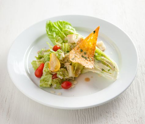 Salad Plating Presentation, Salad Plating, Plating Presentation, Plating Ideas, Classic Caesar Salad, Crispy Chips, Salad Toppings, Anniversary Dinner, French Bistro