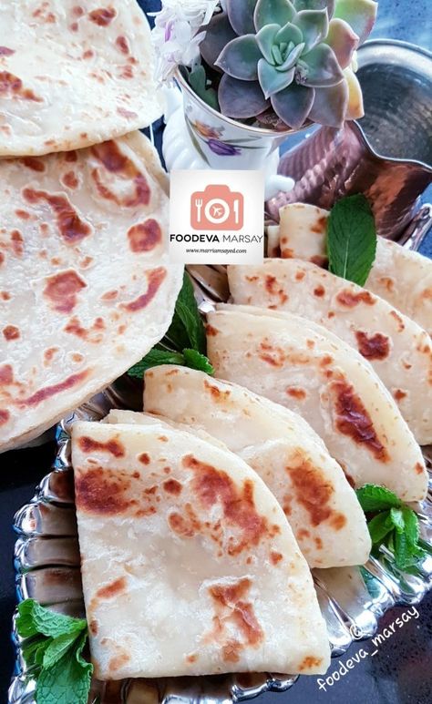 ROTI - South African Style (Marsay Family Favourite) | Foodeva Marsay Savoury Desserts, Soft Roti, Paneer Snacks, Maklike Resepte, Savory Dessert, Grilled Foods, Flat Pan, Roti Recipe, Flat Breads