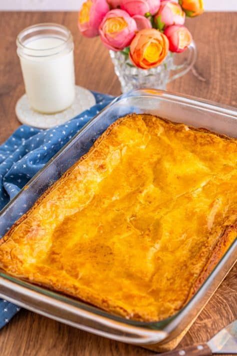 Homemade Gooey Butter Cake Butter Gooey Cake Recipe, Butter Cake Gooey, Ooey Gooey Butter Cake Recipe, Homemade White Cakes, Ooey Gooey Butter Cake, Cake Bars Recipe, Toffee Cake, Gooey Cake, Gooey Butter