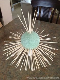 Starburst Tree Topper - - this is awesome. Will be making this!!!!                                                                                                                                                                                 More Christmas Star Topper, Christmas Tree Toppers Unique, Diy Tree Topper, Diy Christmas Star, Retro Christmas Decorations, Toppers Diy, Diy Christmas Tree Topper, Christmas Tree Star, Unique Christmas Trees