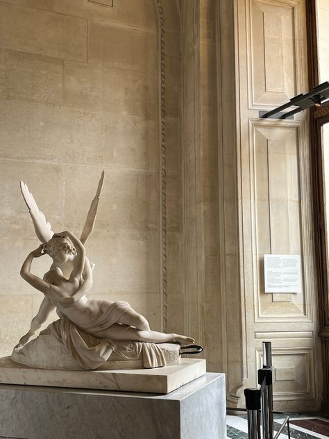 Louvre Aesthetic, Louvre Art, Greek Mythology Statue, Museum Wall, Kundalini Reiki, Paris Louvre, Greek Sculpture, Louvre Paris, Louvre Museum