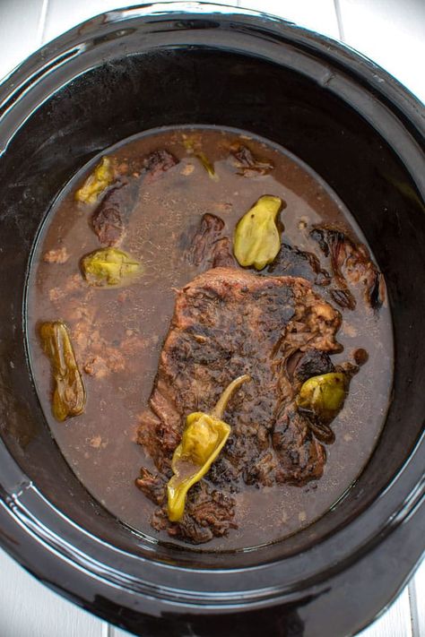 Mississippi Pot Roast In Oven, Pot Roast In Oven, Pot Roast Oven, Roast Oven, Roast In Oven, Roast Beef Crock Pot Recipes, Oven Pot Roast, Crockpot Roast Recipes, Chuck Roast Recipes