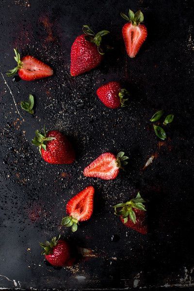 https://flic.kr/p/tN4JSk | Strawberries: Baking Wallpaper, Dark Food, Food Photography Background, Fruit Love, Cut Strawberries, Dark Food Photography, Food Photoshoot, Coffee Ice, Fruit Photography