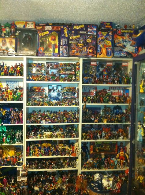 Marvel Legends/Marvel Universe/Marvel Minimates/Super Hero Squad/Toy Biz collection Marvel Legends Display, Arcade Design, Toy Collection Display, Disney Cars Wallpaper, Geek Room, Nerd Room, Marvel Collection, Marvel Legends Action Figures, Room Items