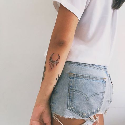 Woman Symbol Tattoo, Rising Woman Symbol Tattoo, Rising Woman Symbol, Symbol Tattoo Ideas, Unique Sister Tattoos, Delicate Flower Tattoo, Back Of Arm Tattoo, Symbol Tattoo, Handpoke Tattoo