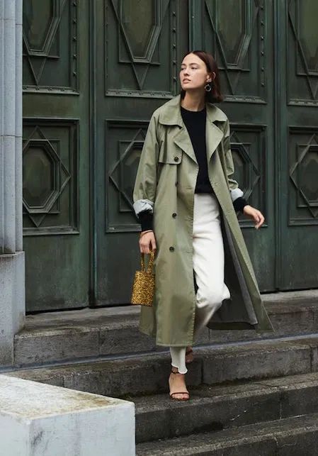 Green Trench Coat Outfit, Coat Outfit Ideas For Women, Trench Coat Outfit Spring, Trench Coat Outfit Ideas, Spring Coat Outfit, Coat Outfit Ideas, Trenchcoat Style, Trench Outfit, Green Trench Coat