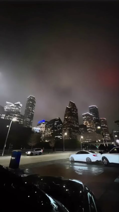 Houston Pictures, Fake Insta Pics At Night, Random Photo Dump Pics, Cars Driving At Night Aesthetic Pics, Night Time Car Pics, Late Night Car Vibes, Night Time Car Rides Aesthetic, Late Night City Vibes, City View Night