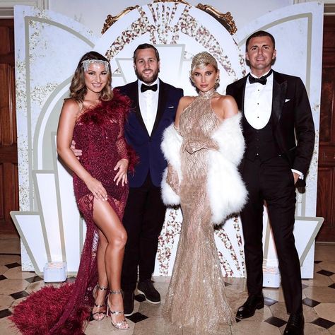 Samantha Faiers on Instagram: “Sister’s 30th Birthday Gatsby Party 🎈 ohhh what a night it was 🥂💃🏽” Great Gatsby Red Dress, Gatsby Party Couple Outfits, 30s Party Outfit, Speak Easy Outfit Ideas Women, Roaring 20s Party Outfit Couple, The Great Gatsby Prom Dresses, Gatsby Gala Outfits, Gaspy Outfits, 1920s Outfit Ideas Gatsby