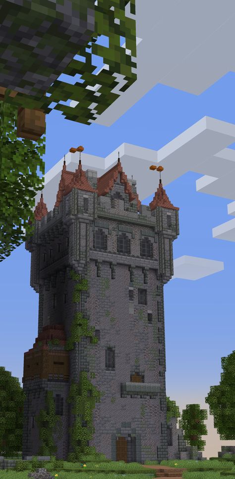 Castle Keep Minecraft, Minecraft Castle Roof Ideas, Castle In Minecraft Ideas, Minecraft Elf House Ideas, Medieval Castle Layout Floor Plans, Minecraft Building Ideas Medieval Castle, Minecraft Defence Tower, Sandstone Castle Minecraft, Minecraft Viking Castle