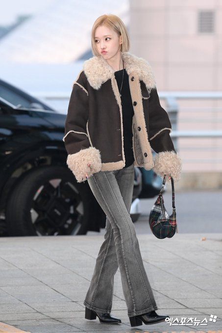 winter pics (@archivedwinter) / X Airport Outfit Winter, Kim Winter, Korea Winter, Winter Pics, Aespa Winter, Winter Aespa, Winter Pictures, Soft Classic, Airport Fashion