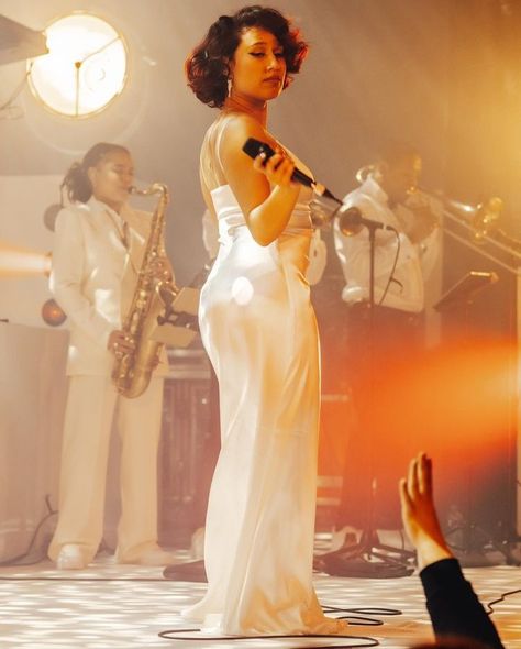 Raye My 21 Century Blues, Raye Singer Aesthetic, Nyla Aesthetic, Jazz Singer Aesthetic, Raye Concert, My 21st Century Blues, Raye Aesthetic, Jazz Outfit, Jazz Outfits